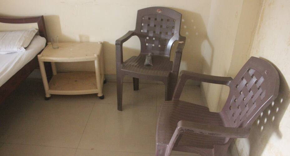 Hotel Happy Hours, Raipur 3